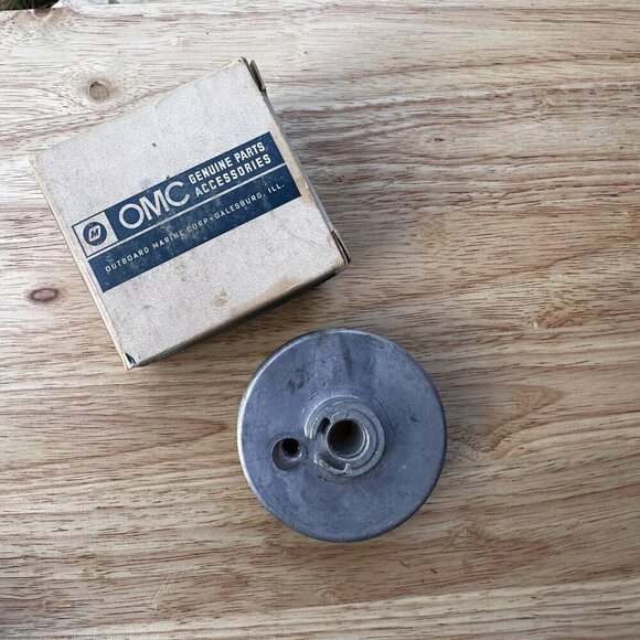 OMC Rotor 425270 Starter Rope Pulley New Old Stock Outboard Marine Engine NOS - Picture 8 of 8